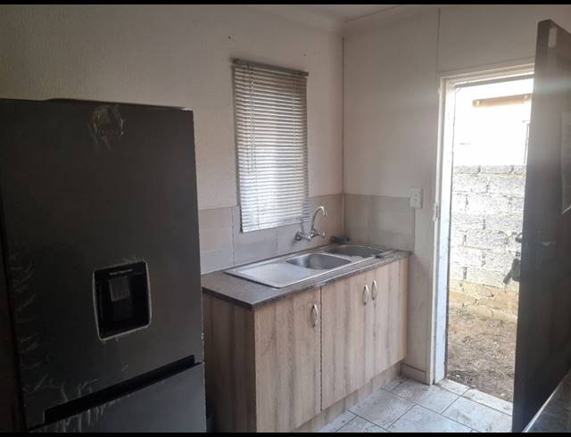 3 BEDROOM HOUSE FOR SALE IN STRETFORD